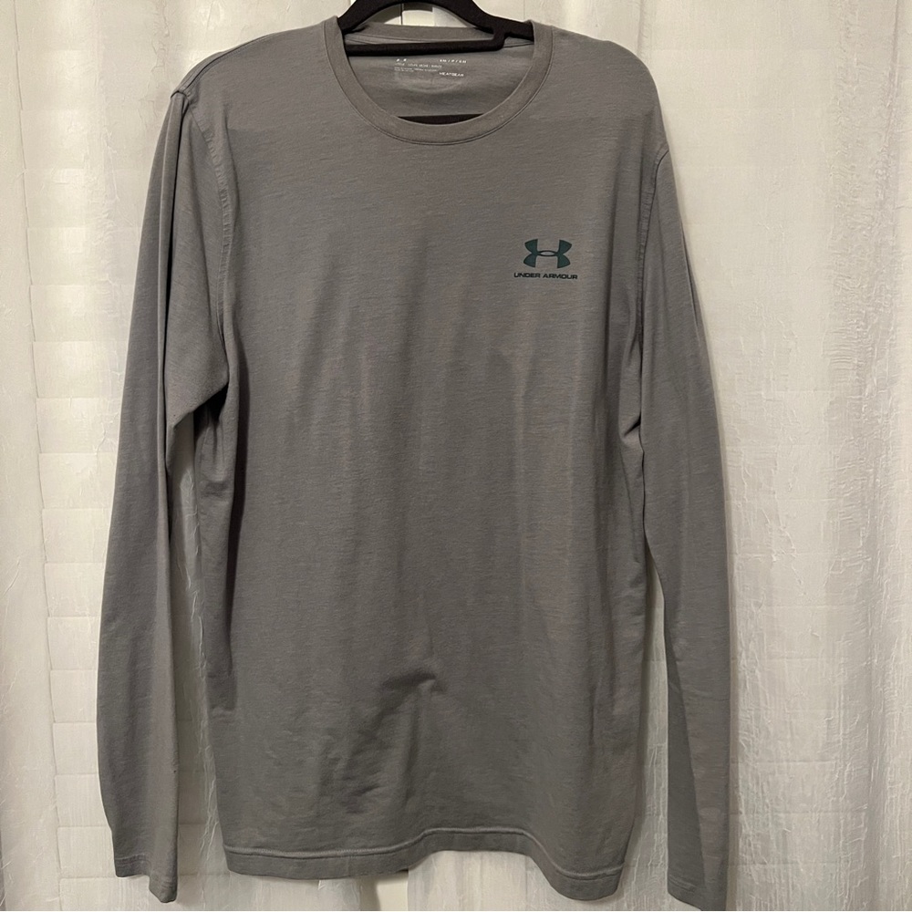 Men’s under armour loose heat gear long sleeve